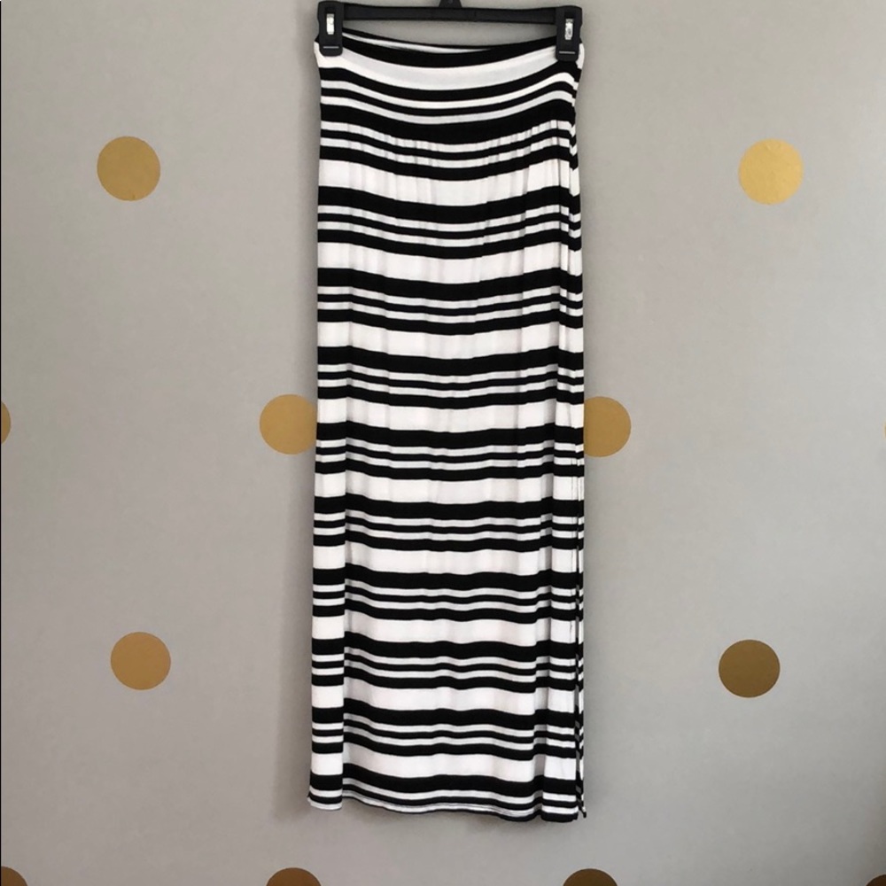 Black/white striped maxi skirt